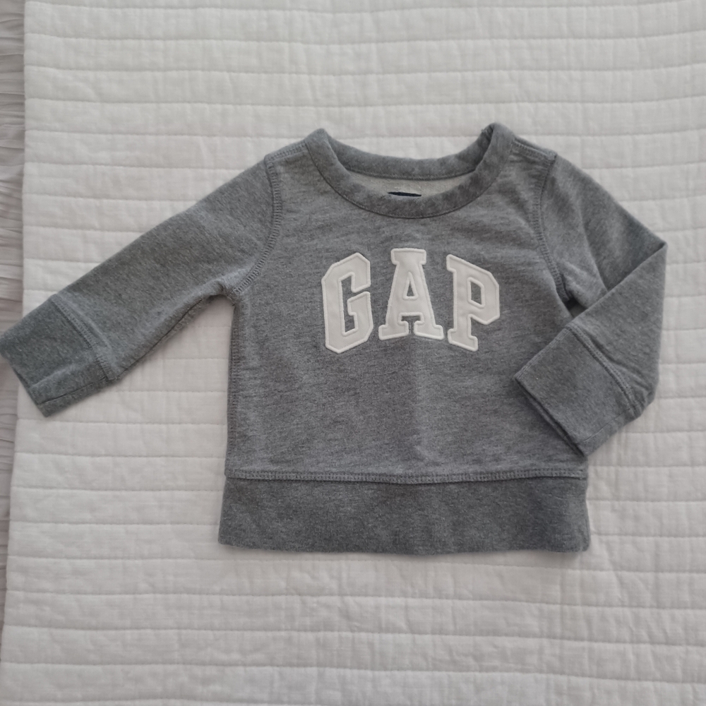 Gap Baby Pullover Sweatshirt. Gap Logo, Gray With White Logo Size 6-12 Months
